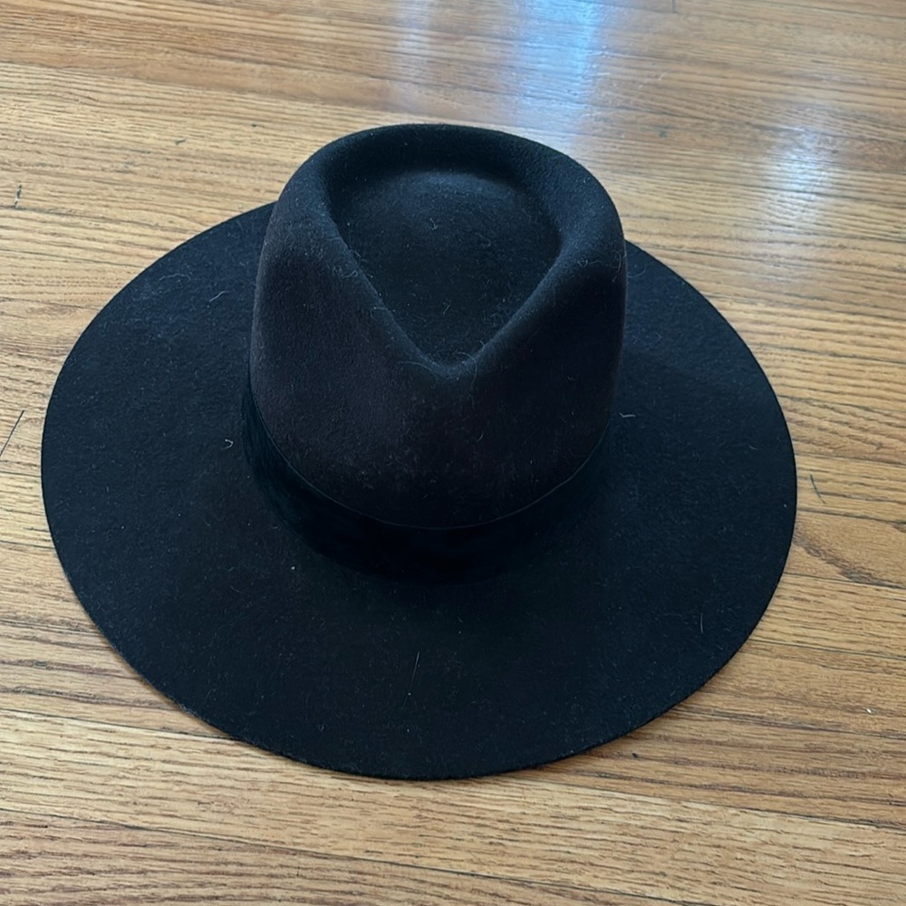 Lack of Color Black Hat